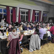 Traditionelles Iftar in der Aula Karlstraße