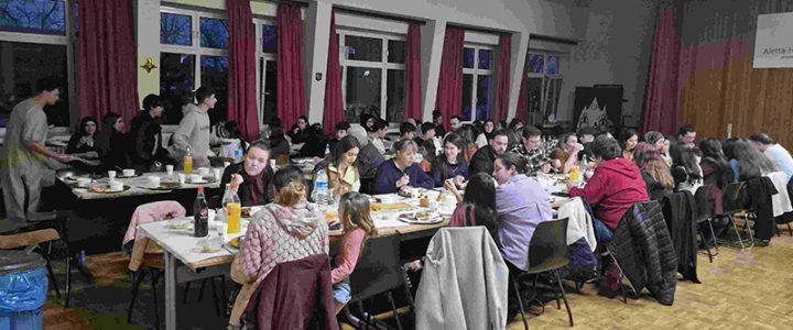 Traditionelles Iftar in der Aula Karlstraße