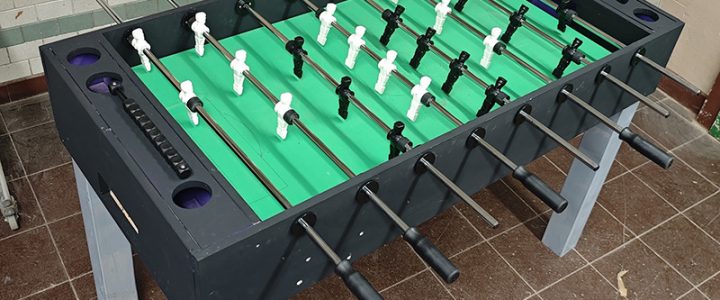 Großprojekt im Technikunterricht: Eigenbau eines Profi-Kickers